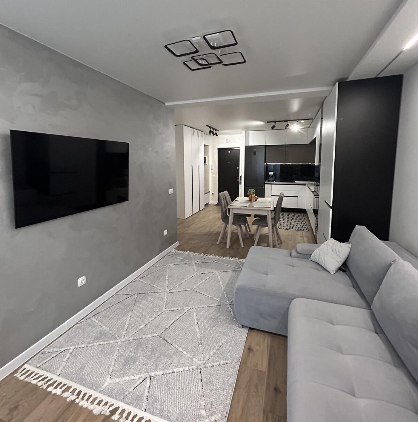 Продаж 1к квартири 52 кв.м по вул. Київська 9Г