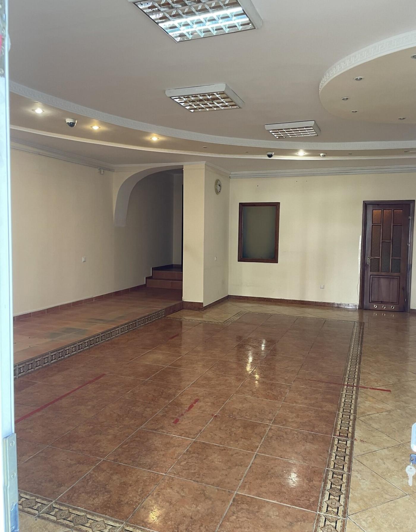 Продаж комерційного приміщеня по вул. Сергія Короля, площа 167 кв.м — фото 4