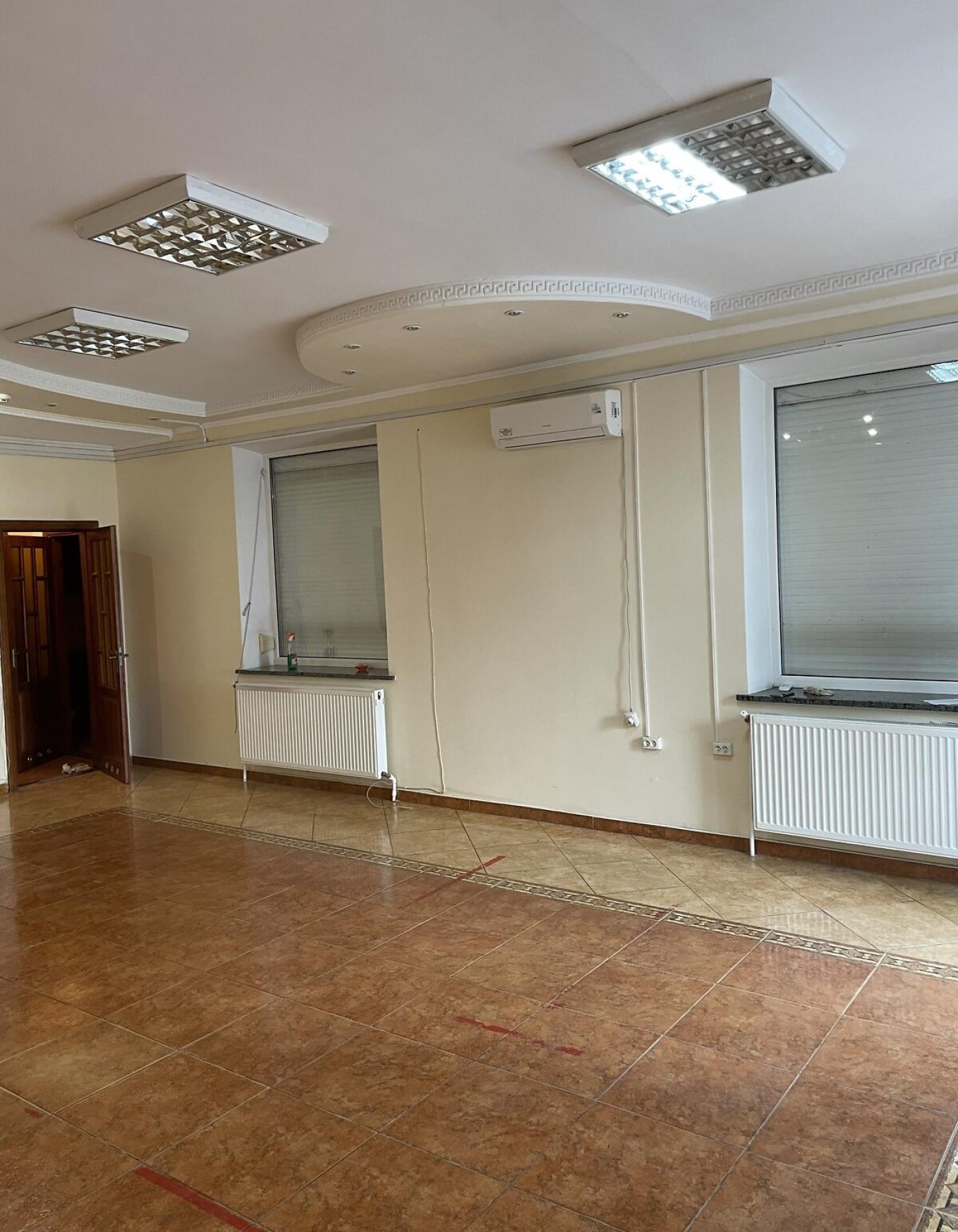 Продаж комерційного приміщеня по вул. Сергія Короля, площа 167 кв.м — фото 3